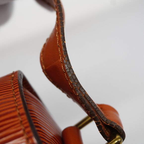 LOUIS VUITTONAuth  Epi Saint Cloud M52193 Women's Shoulder Bag Kenyan Brown - Picture 8 of 10